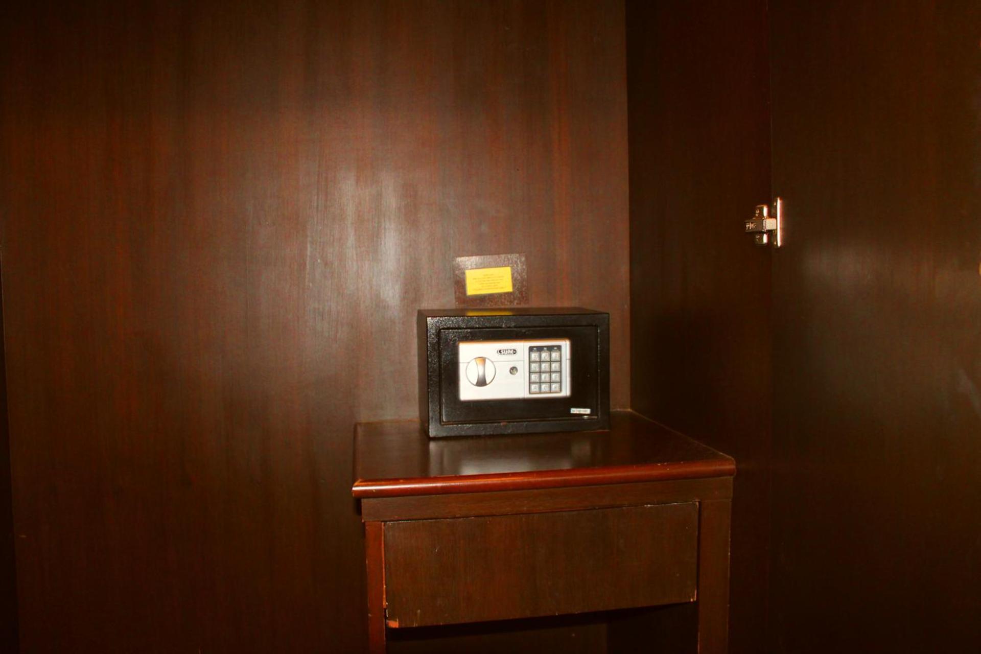 Hollywood Inn Hotel Patong Ngoại thất bức ảnh