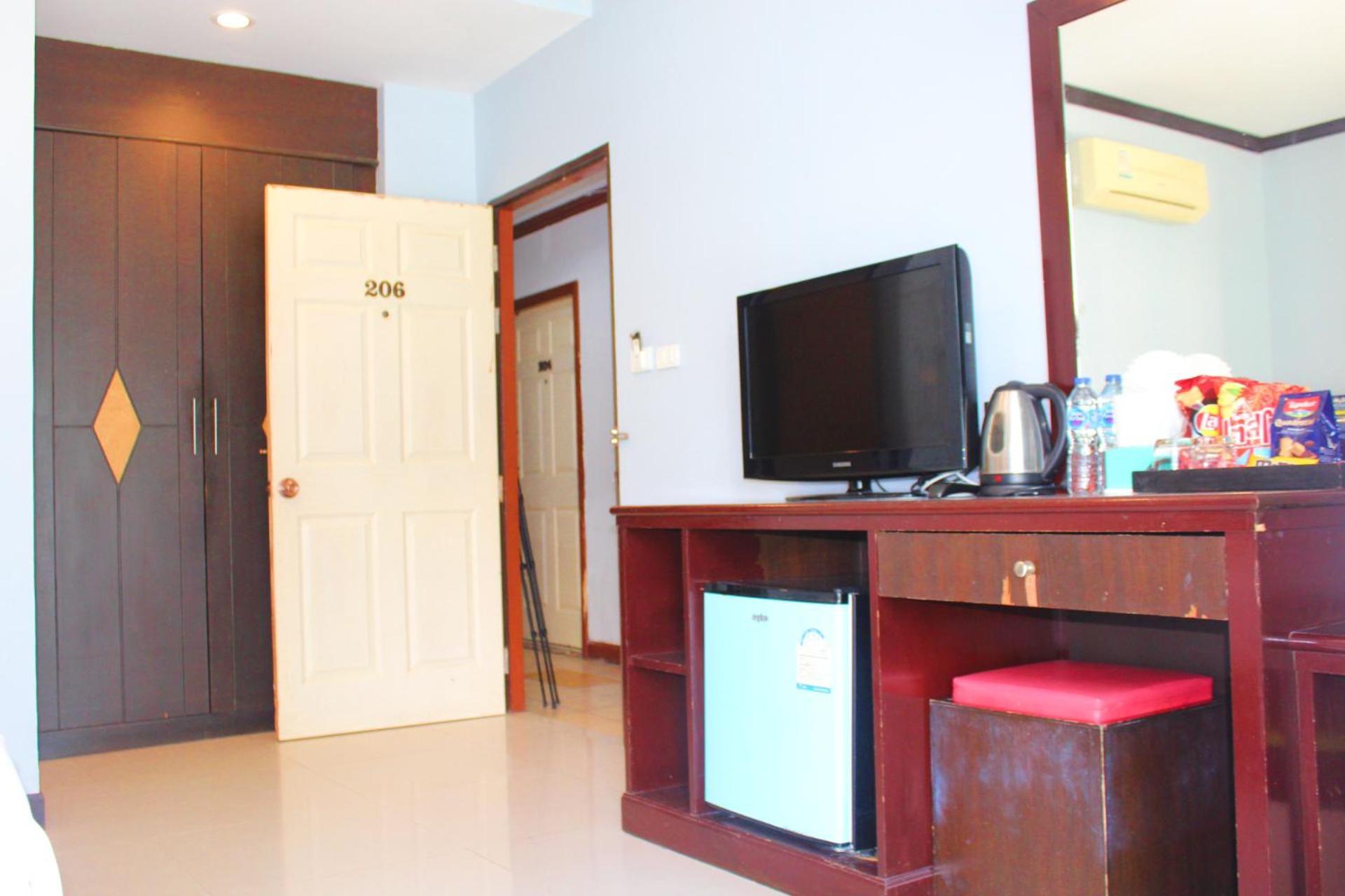 Hollywood Inn Hotel Patong Ngoại thất bức ảnh