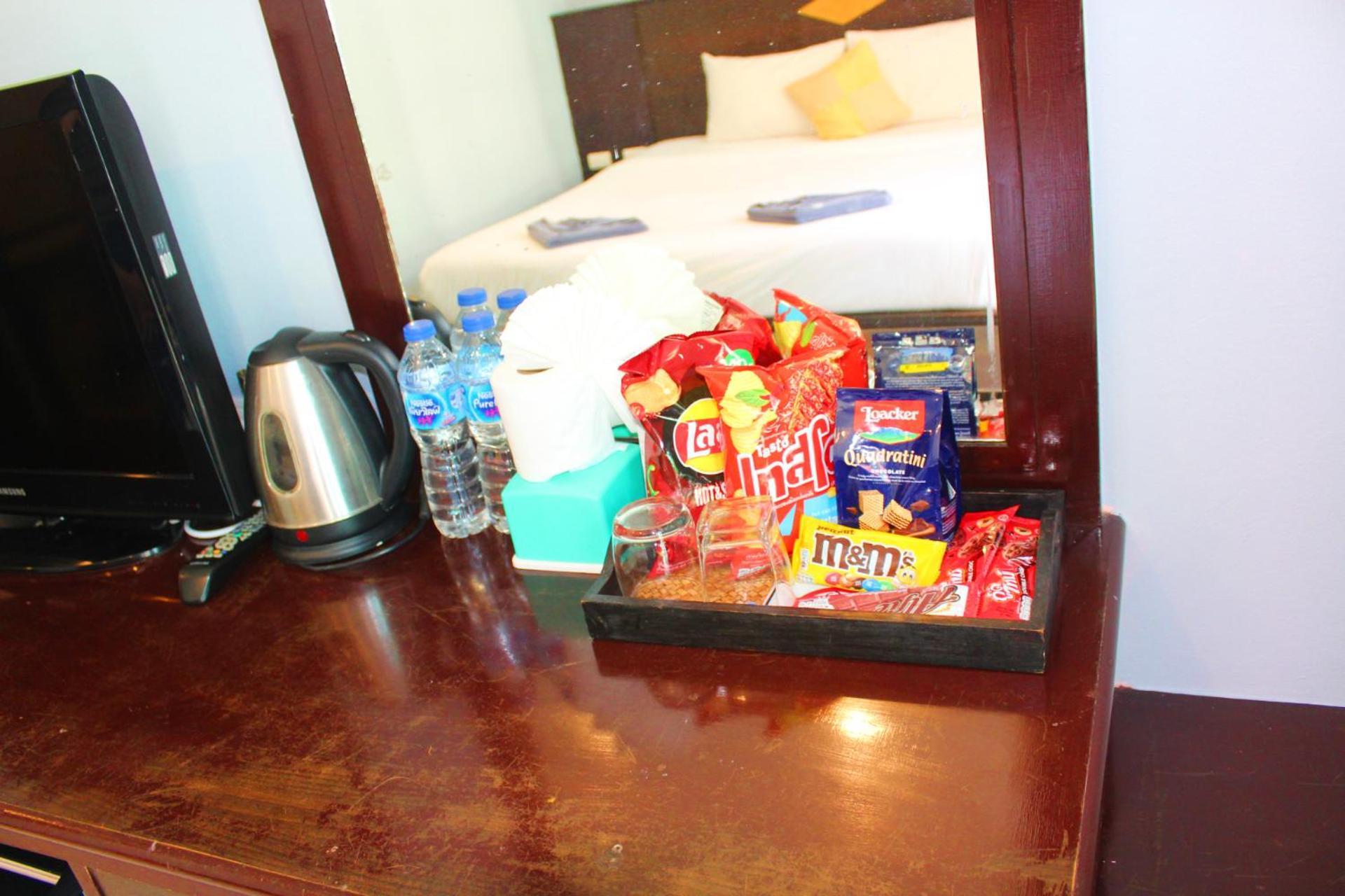 Hollywood Inn Hotel Patong Ngoại thất bức ảnh
